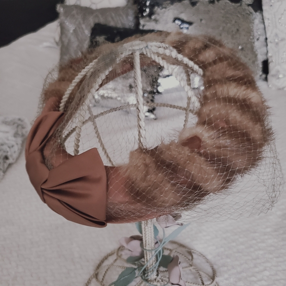 Vintage Pastel Mink with Bow & Veil Fascinator Halo Hat Open Crown - Picture 1 of 6